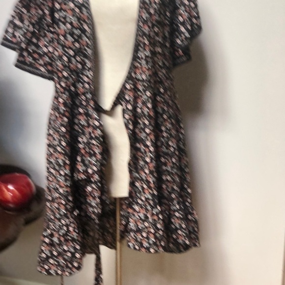 𝅺MAX Studio‎ black Floral ruffled wrap mini dress size small - Picture 11 of 11